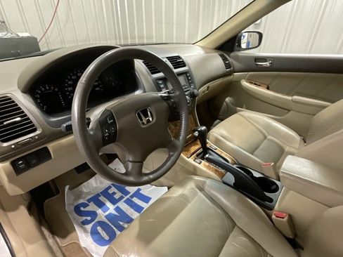 Used 2004 Honda Accord EX image 9