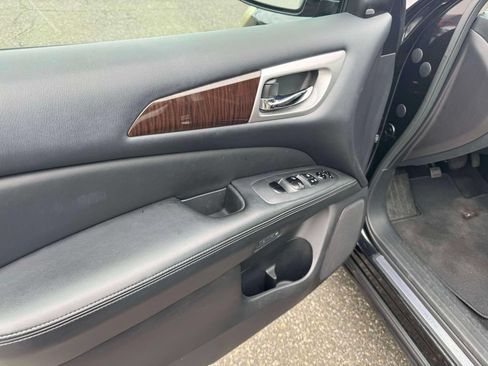 Used 2016 Nissan Pathfinder SL w/ SL Premium Package AWD/4WD image 18