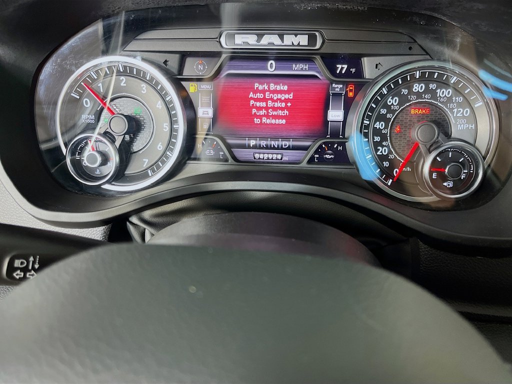 Used 2022 RAM 1500 Laramie AWD/4WD image 16