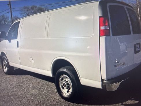 Used 2023 GMC Savana 2500 w/ Driver Convenience Package image 3