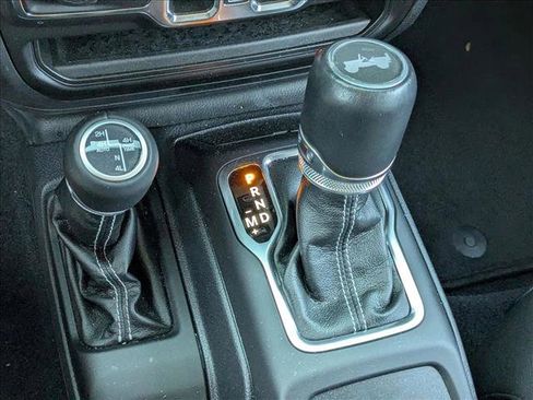 Used 2022 Jeep Wrangler Unlimited Sahara w/ Cold Weather Group image 12