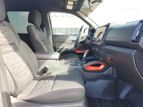 Used 2025 Nissan Frontier Pro-X w/ Pro Convenience Package RWD image 16