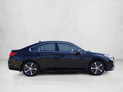 Used 2017 Subaru Legacy 2.5i Limited AWD/4WD image 4