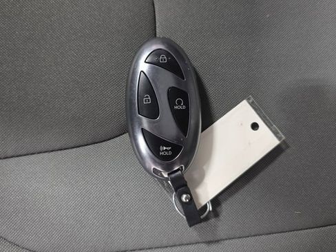 Certified 2025 Hyundai Elantra SEL image 29