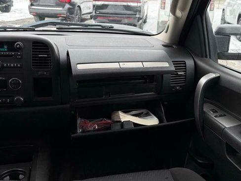 Used 2014 Chevrolet Silverado 2500 LT w/ Custom Sport Truck Package image 26