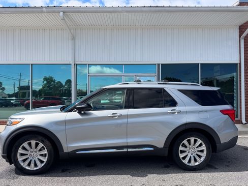 Used 2020 Ford Explorer Limited RWD image 1