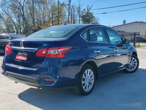 Used 2019 Nissan Sentra SV image 3