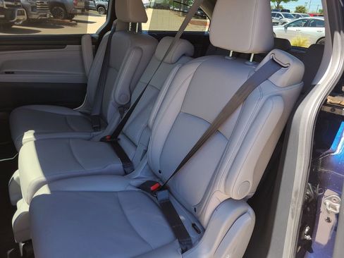 Used 2022 Honda Odyssey Touring image 11
