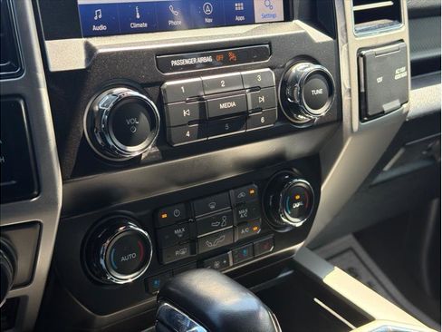 Used 2020 Ford F150 Lariat image 13