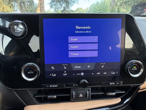 Used 2025 Lexus NX 250 FWD w/ Towing Package (2000 Lbs) image 22
