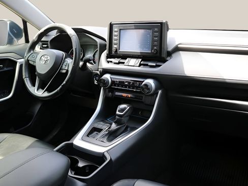Used 2019 Toyota RAV4 XLE Premium w/ All Weather Liner Package FWD image 19