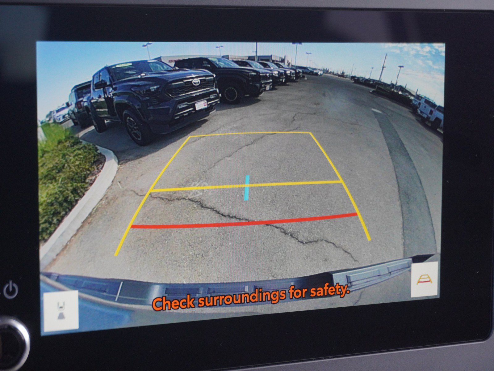Used 2025 Toyota Tacoma SR5 AWD/4WD image 28