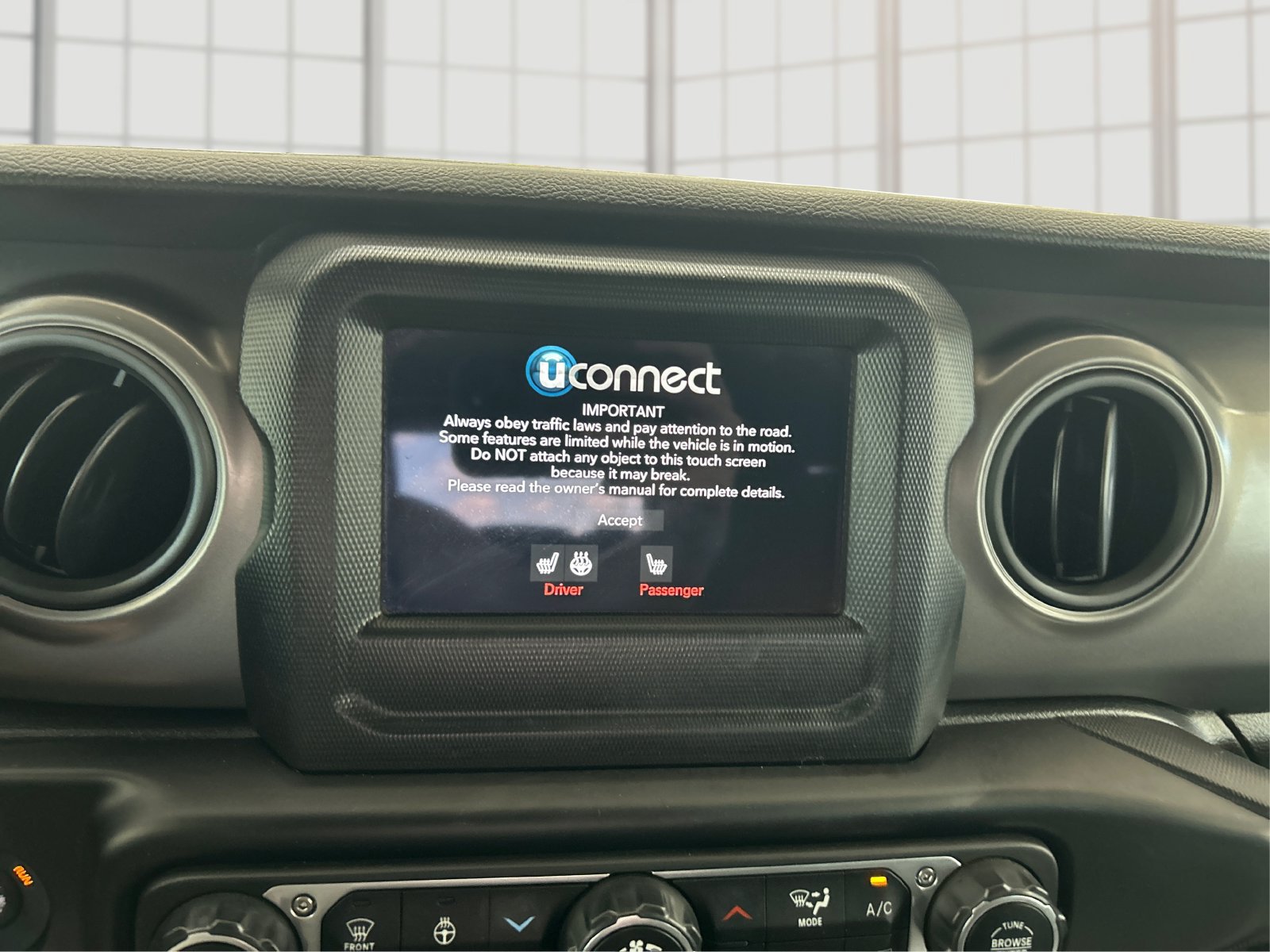 Used 2022 Jeep Wrangler Unlimited Sport AWD/4WD image 12