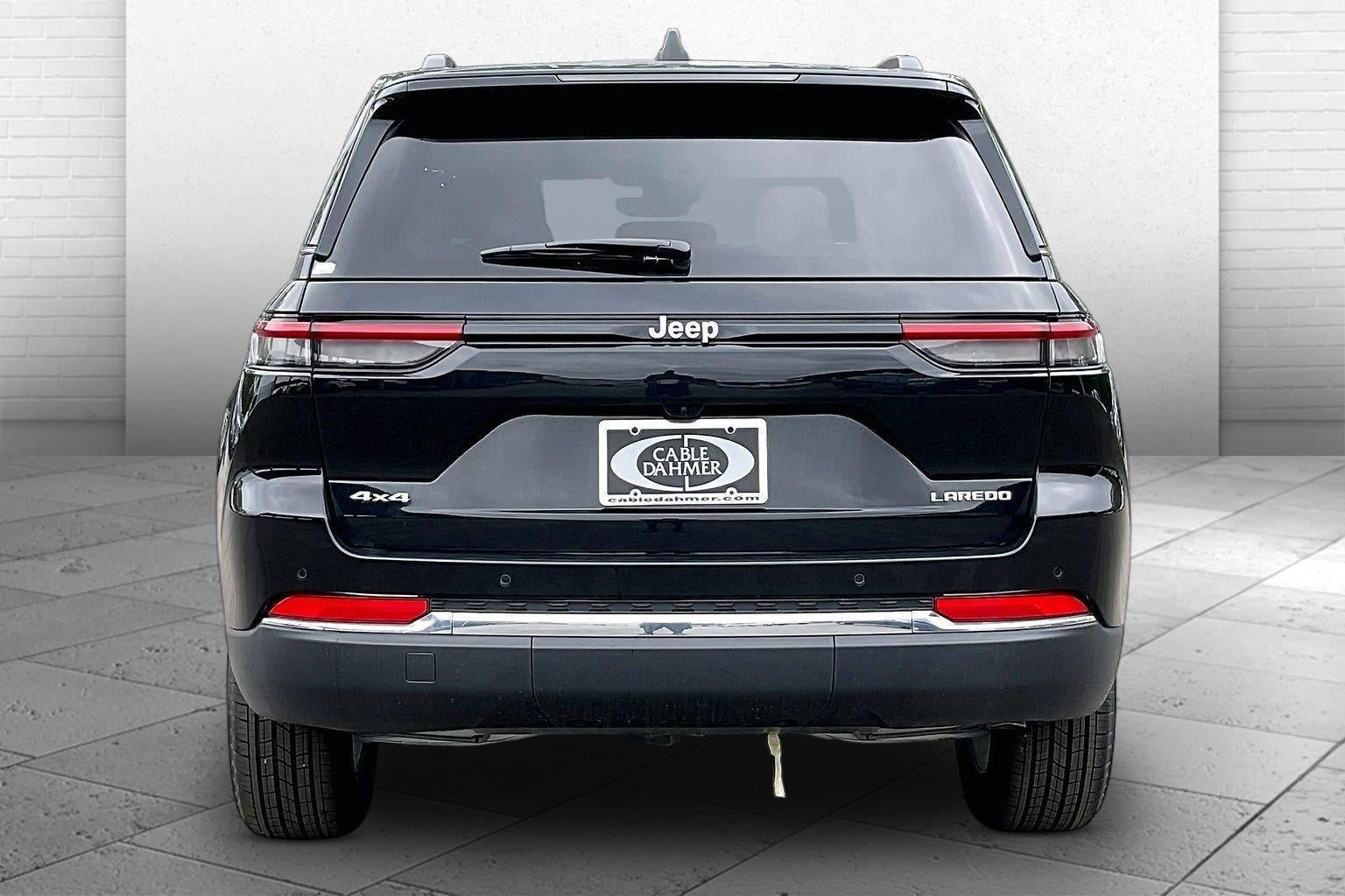New 2026 Jeep Grand Cherokee Laredo X AWD/4WD image 4
