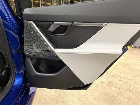 Used 2025 BMW M5 w/ Executive Package image 53