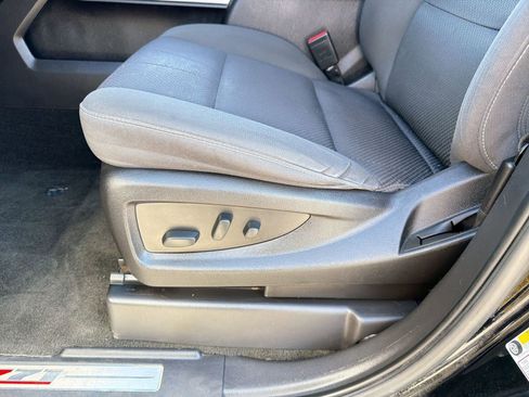 Used 2018 Chevrolet Silverado 1500 LT w/ Texas Edition image 14