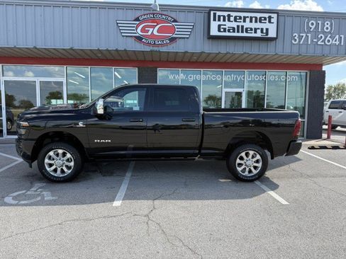 Used 2025 RAM 2500 Laramie AWD/4WD image 10