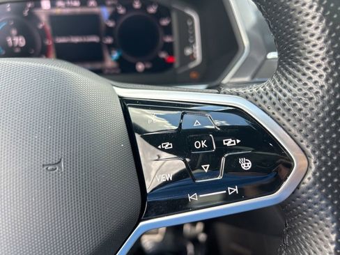 Used 2022 Volkswagen Tiguan SEL R-Line image 48