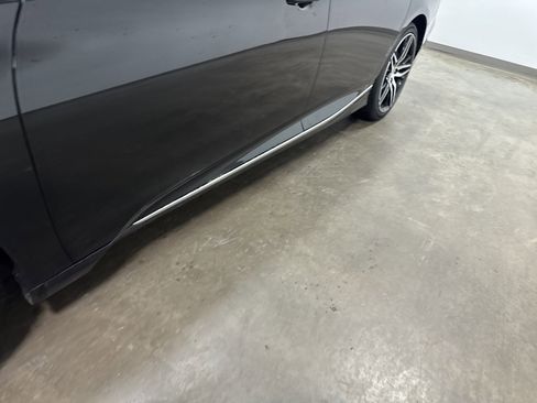 Used 2021 Honda Accord Touring image 10