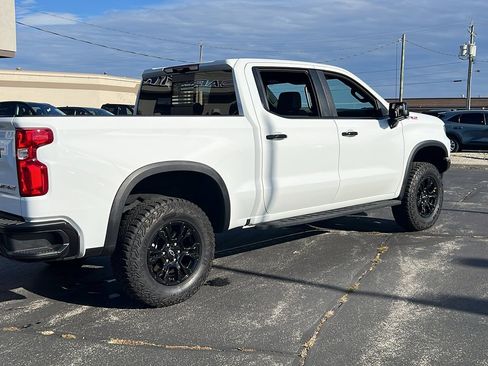 Used 2024 Chevrolet Silverado 1500 ZR2 w/ Technology Package image 5