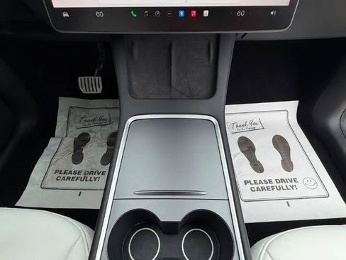 Used 2022 Tesla Model Y Performance AWD/4WD image 18
