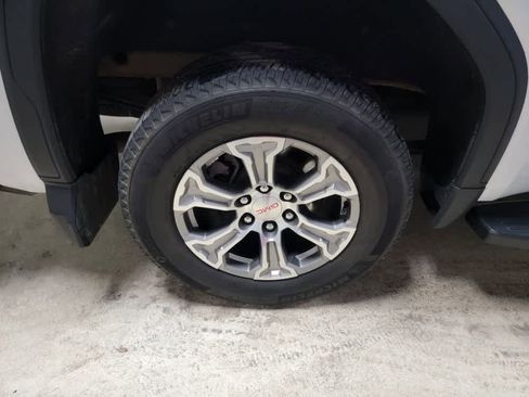 Used 2022 GMC Sierra 1500 SLT w/ Max Trailering Package image 9