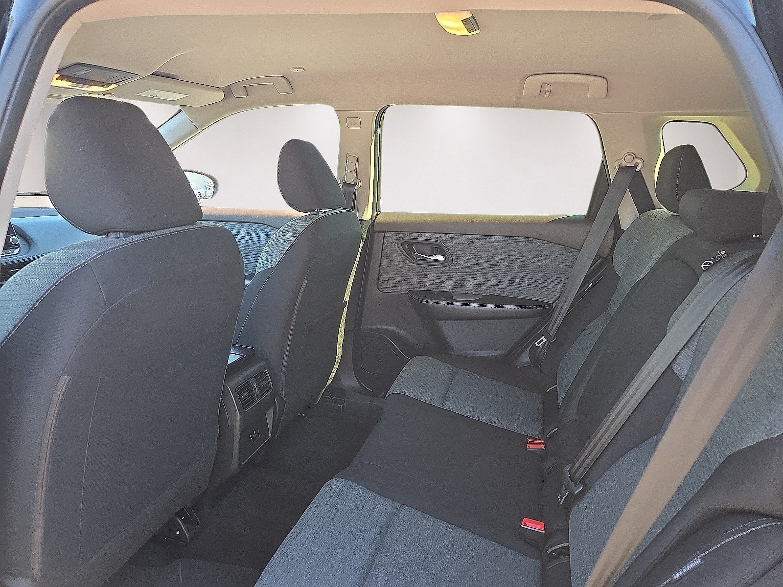Used 2023 Nissan Rogue SV AWD/4WD image 20