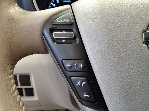 Used 2015 Nissan Quest SV FWD image 11