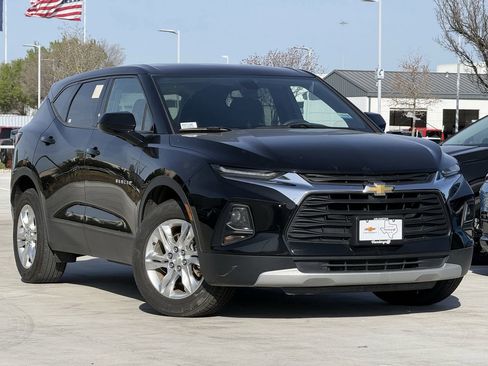 Used 2021 Chevrolet Blazer LT image 2