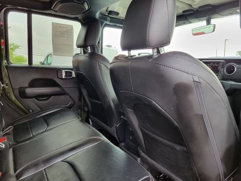 Used 2023 Jeep Wrangler Unlimited Sahara w/ Cold Weather Group AWD/4WD image 32