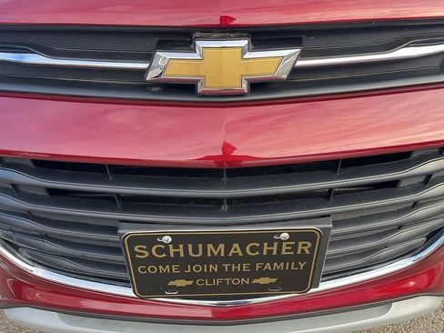 Used 2022 Chevrolet Trax LT w/ LT Convenience Package image 13