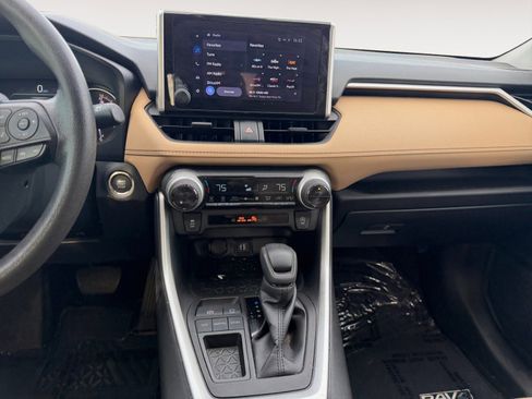 Used 2023 Toyota RAV4 XLE image 11
