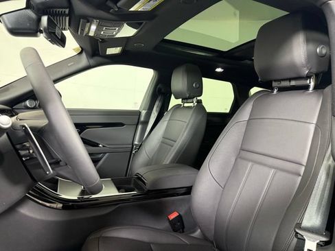 Used 2026 Land Rover Range Rover Evoque Dynamic SE AWD/4WD image 5