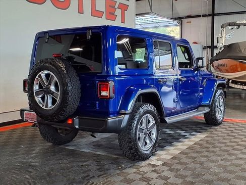 Used 2019 Jeep Wrangler Unlimited Sahara w/ Uconnect 4C Nav & Sound Group AWD/4WD image 7