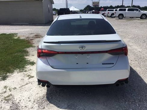 Used 2019 Toyota Avalon Touring FWD image 4