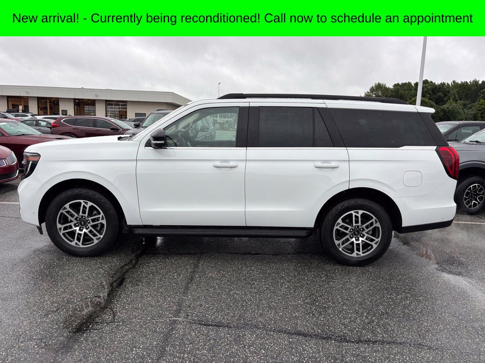 Used 2025 Ford Expedition Active AWD/4WD image 7