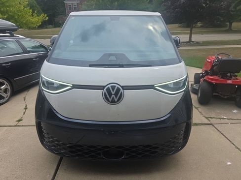 Used 2025 Volkswagen ID. Buzz Pro S Plus AWD/4WD image 11
