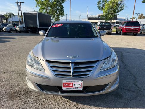 Used 2012 Hyundai Genesis 3.8 w/ Premium Pkg RWD image 8