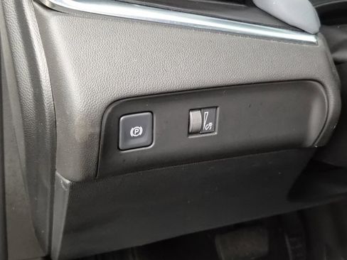 Used 2022 Buick Enclave Essence w/ Sport Touring Edition image 24