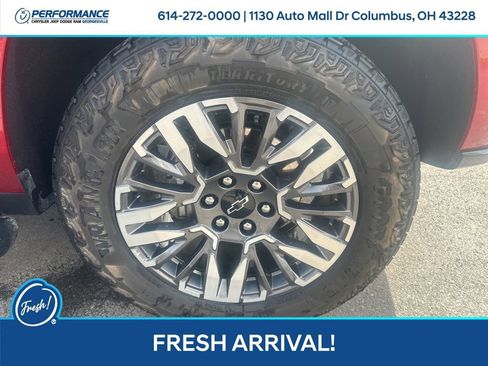 Used 2025 Chevrolet Tahoe Z71 w/ Comfort Package image 10