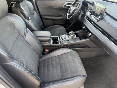 Used 2024 Mitsubishi Outlander SE image 32