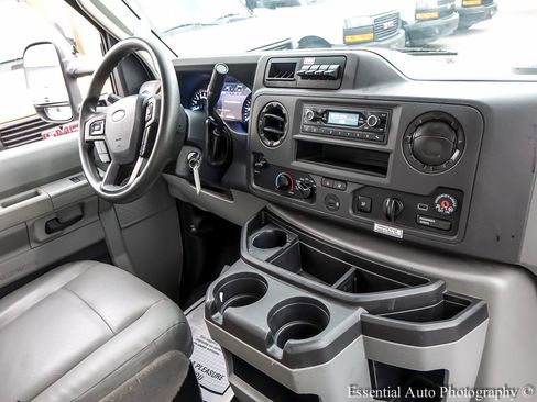 Used 2022 Ford E-350 and Econoline 350 Super Duty RWD image 18