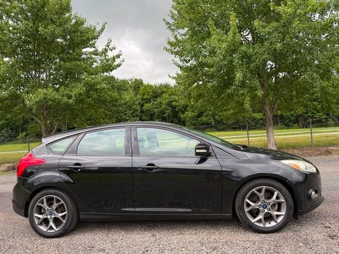 Used 2014 Ford Focus SE w/ Equipment Group 201A FWD image 5