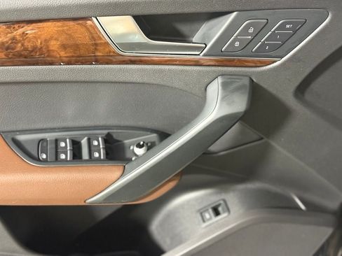 Used 2018 Audi Q5 2.0T Premium Plus w/ Premium Plus Package AWD/4WD image 23
