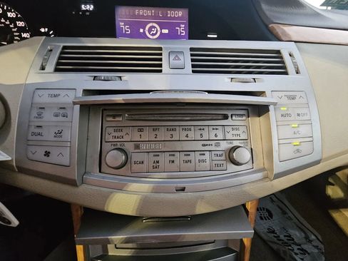 Used 2005 Toyota Avalon XL image 9