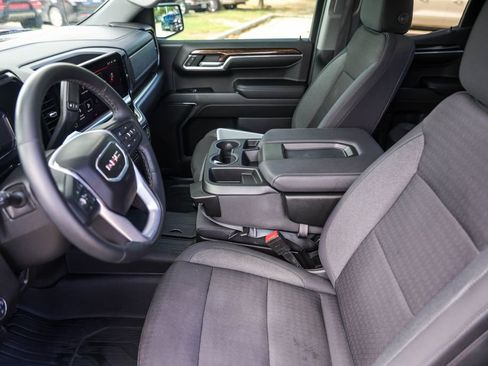 Used 2024 GMC Sierra 1500 Elevation image 12