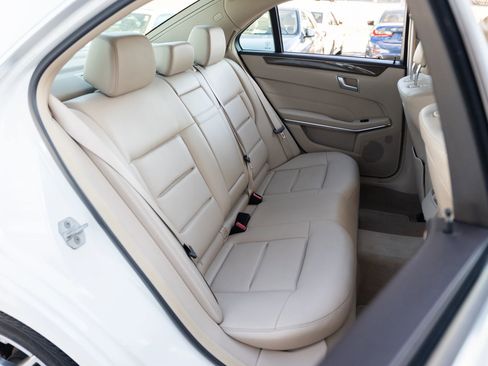Used 2014 Mercedes-Benz E 350 4MATIC Sedan image 22