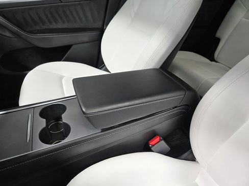 Used 2024 Tesla Model Y Long Range AWD/4WD image 29