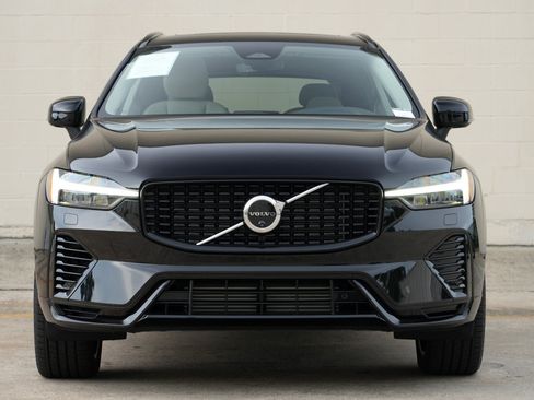 Used 2025 Volvo XC60 T8 Plus w/ Protection Package Premier AWD/4WD image 7