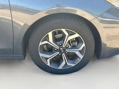 Used 2021 Kia Forte LXS FWD image 16